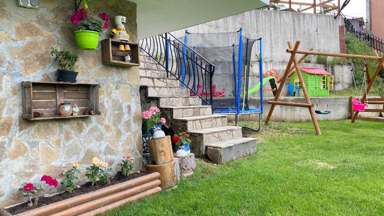 Appartamento House Proctor Stoykite Esterno foto